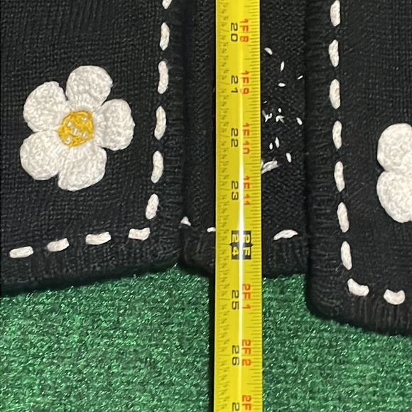 Mandal Bay Bumblebee Vest - Picture 4 of 7